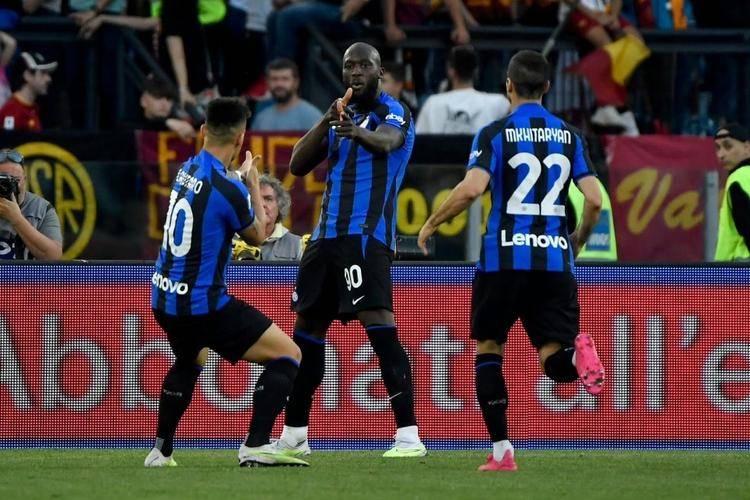 加时末段费耶诺德队长鼓劲：欧联节点到来，底气十足，阵容厚度经受考验(荷甲特温特v费耶诺德)