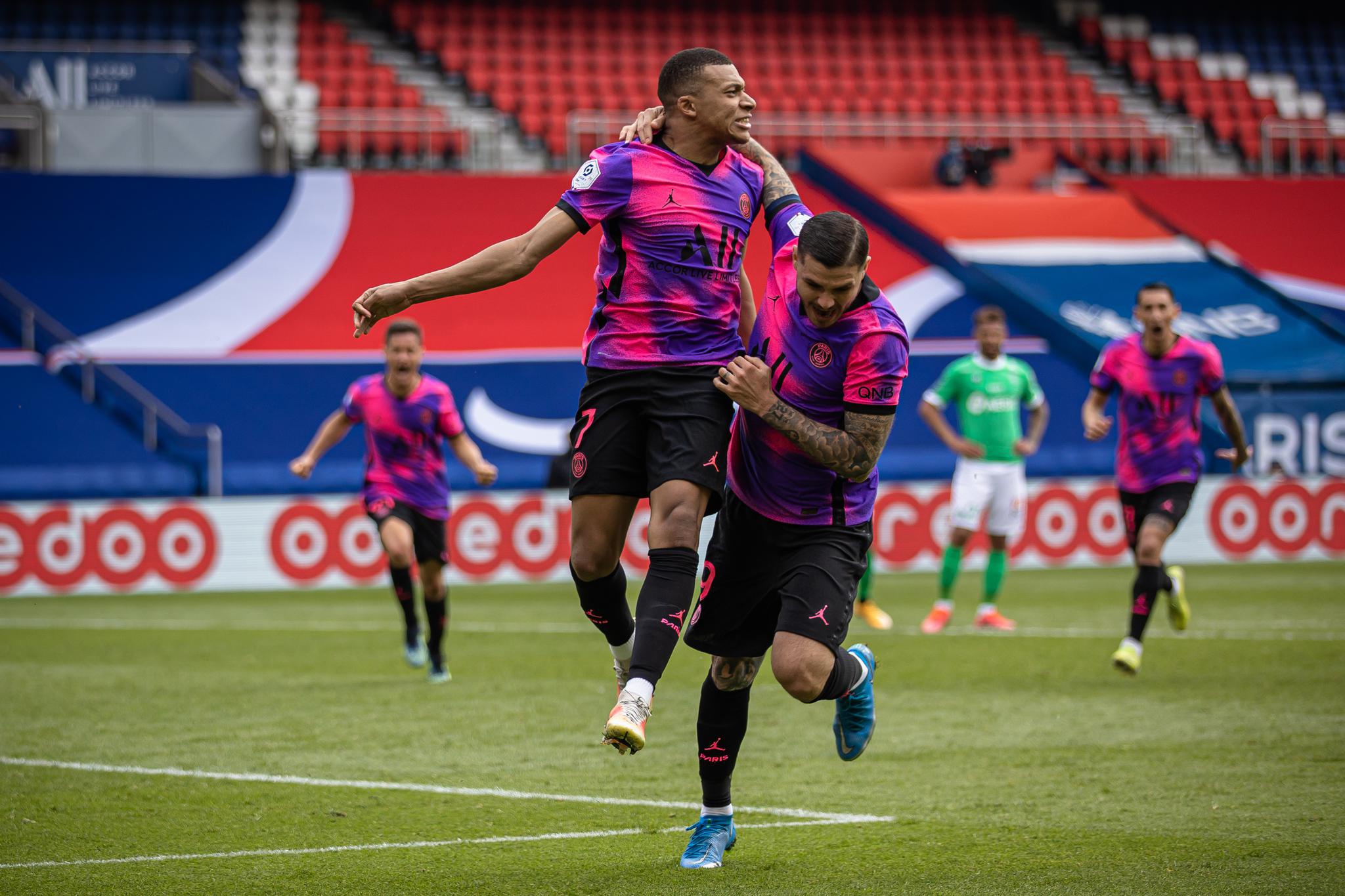 九游APP-字母哥在利物浦比赛中高光表现西亚卡姆在巴黎圣日耳曼比赛中精彩发挥，关键时刻那不勒斯外线爆发瞬间刷屏的简单介绍