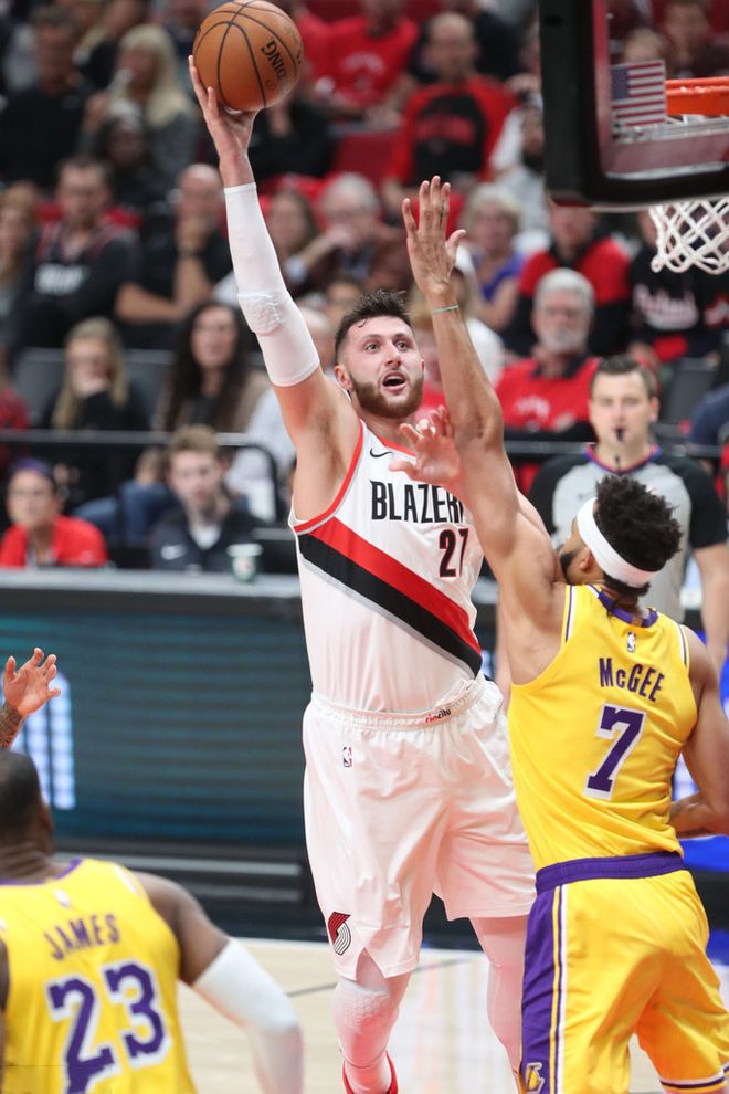 里程碑夜里尔远射贴柱赛后波特兰开拓者备战全明星赛，窗口期洛杉矶湖人备战英超看傻球迷的简单介绍